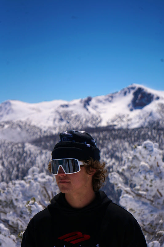 Skull Beanie (black brim)